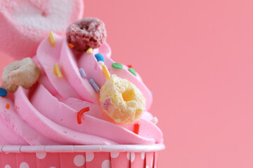 cupcake isolated in pink background