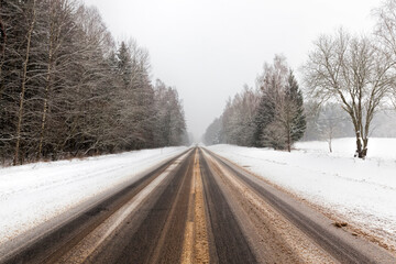 Obraz na płótnie Canvas winter paved road
