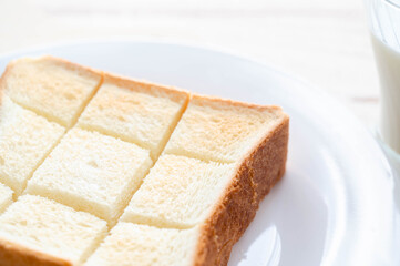 厚切りのトースト