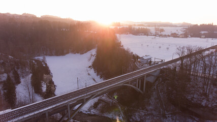 Brücke im Sonnenuntergang © Janis