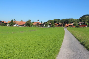 Kleine Ortschaft bei Oberstdorf im Allgäu