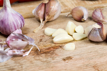 garlic spices on the kitchen table