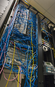Computer network server