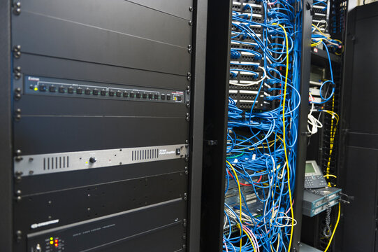 Computer network server