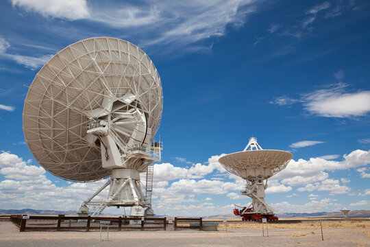 USA, New Mexico, Very Large Array, Satellite Dish on desert