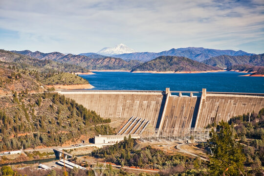 USA, California, Lake Shasta, Lake Shasta Dam