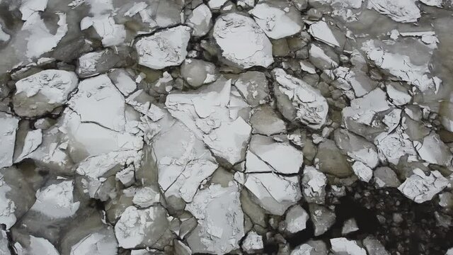 vue a&eacute;rienne des glaces sur la mer