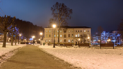 Fototapeta na wymiar Main square of Krynica Zdroj at winter night