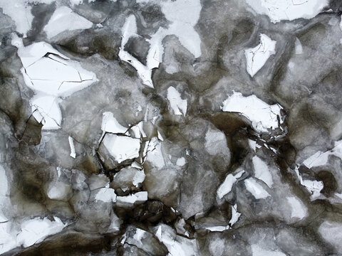 vue a&eacute;rienne des glaces sur la mer