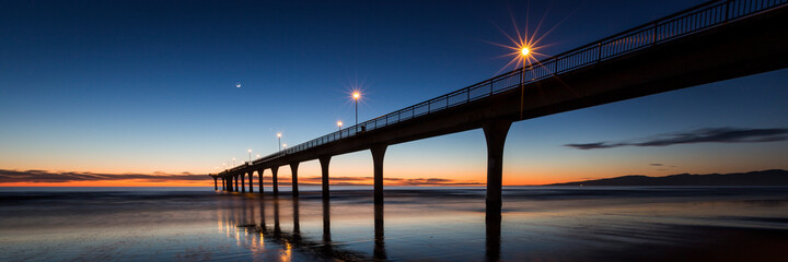 Fototapeta na wymiar Sunrise Pier in New Zealand