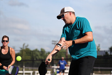 pickleball mixed doubles forehand shot