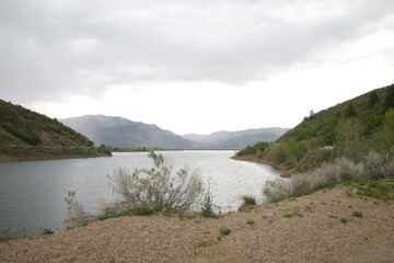 Fototapeta na wymiar Utah's Pineview Reservoir below the Wasatch Mountains