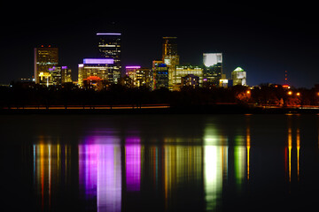 Fototapeta na wymiar Minneapolis skyline at night