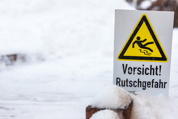 Vorsicht Rutschgefahr  Schild 1