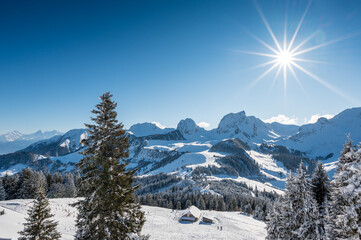 a sunny winter day in Naturpark Gantrisch with Nüneneflue and Gantrisch