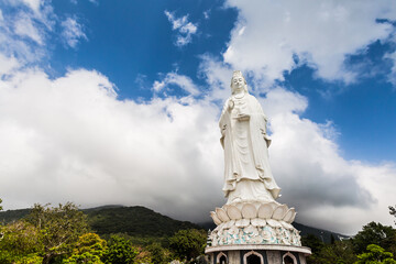 Obraz premium Lady Buddha pagoda in Son Tra Vietnam