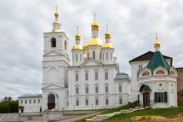 Fototapeta na wymiar Cathedral of the Blessed Virgin in Arzamas, Russia
