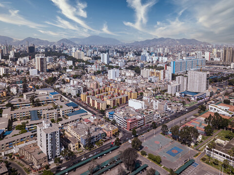 Paisaje urbano con edificios altos
