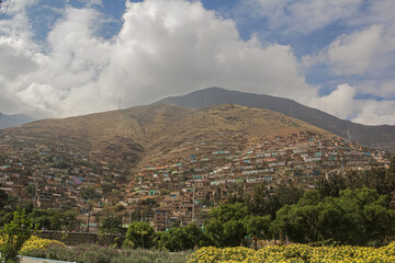 Obraz premium Montaña casa urbanas 