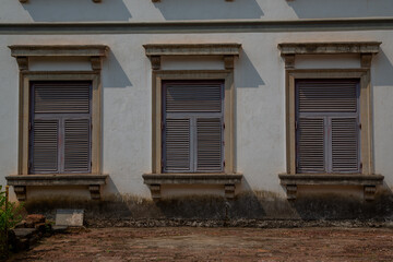 old abandoned house in the city