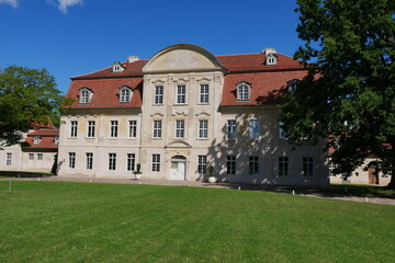 Fototapeta na wymiar Schloss Kummerow in Kummerow in Mecklenburg-Vorpommern