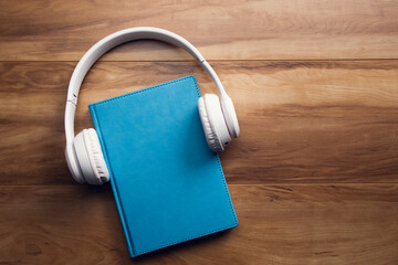 earphone with the blue book