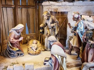 Weihnachtskrippe ländlich, Krippenszene, ländliche Weihnachtskrippe, Krippe, Jeus Geburt, heilige Familie, heilige drei Könige, Weihnachten