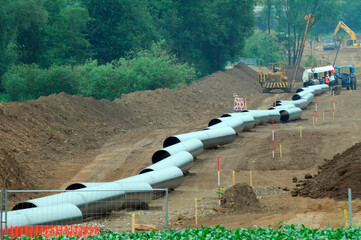 oil pipeline for transporting oil