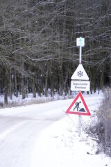 Ferkehrszeichen Schneeweg
