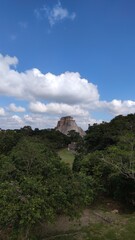 Fototapeta na wymiar Mayan piramid