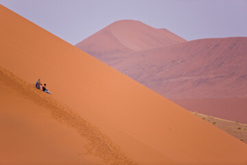 Fototapeta na wymiar Duna 45, Sossus Vlei, Sesriem, Parque Nacional Namib Naukluft, Desierto del Namib, Namibia, Afirca