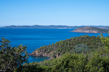Fototapeta na wymiar Summer vacation on French Riviera, view on azure blue Mediterranean sea near Le Lavandou, Var, Provence, France