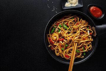 Asian noodles with shrimps and vegetables - 405646675