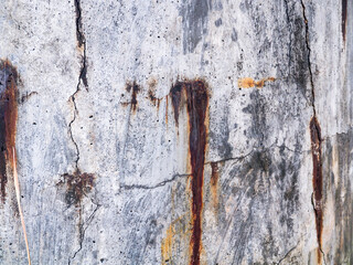 コンクリートに錆び
