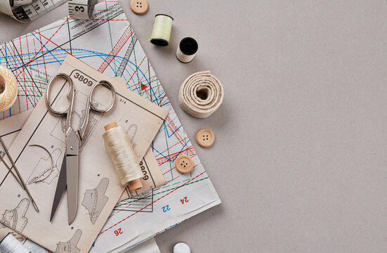 Tailoring setting on table