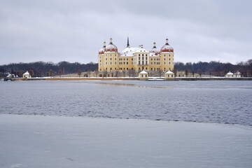 Das Barockschloss Moritzburg in Sachsen