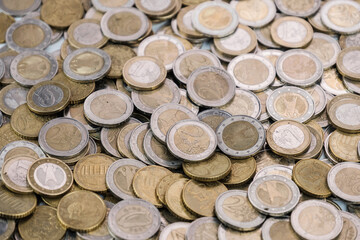 Eine Menge Euro-Münzen / Bargeld