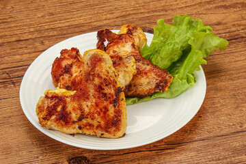 Roasted chicken wings with spices