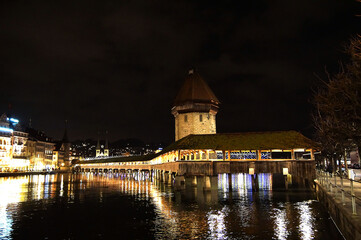Fototapeta na wymiar Evening in Luzern city 