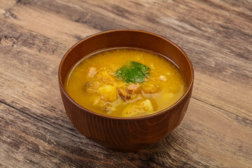 Pea soup with smoked meat