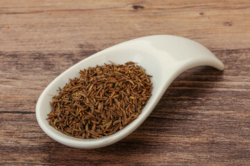Dry zeera seeds in the bowl