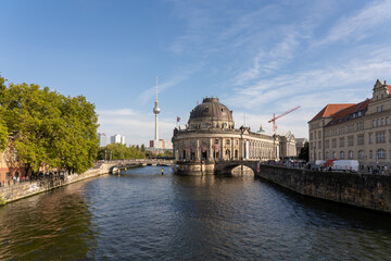Fototapeta premium Berlin Bundestag Bode Museum Museumsinsel Berliner Dom Schiffbauerdam Spree Deutschland