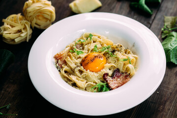 Carbonara paste on a white plate
