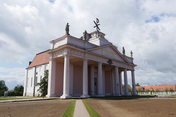 Fototapeta na wymiar Stadtkirche in der Residenzsstadt Ludwigslust in Mecklenburg-Vorpommern
