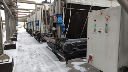 Industrial heat exchanger cooling system. Industrial fan cooling tower.