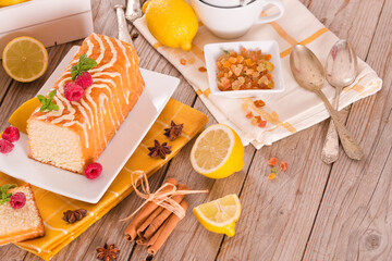 Lemon sponge cake.
