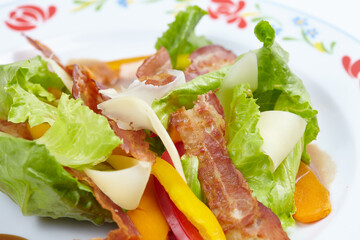salad with bacon