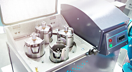 Planetary mill for grinding substances © Sergey Ryzhov