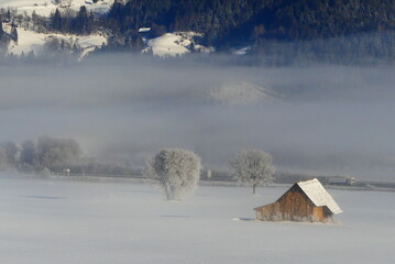 Scheune in der Winterlandschaft