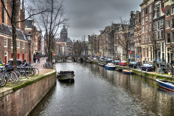 Fototapeta na wymiar canal en Amsterdam